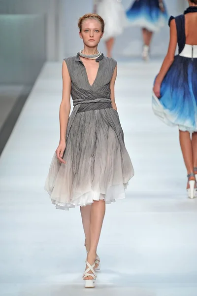 Look 11